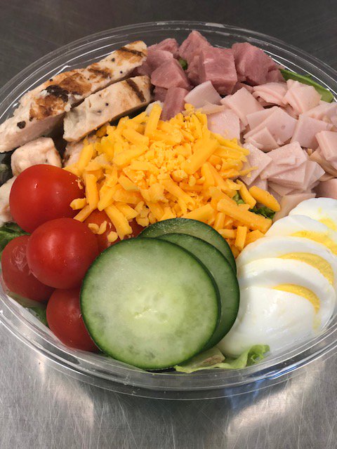 D87nutrition's tweet photo. Extreme Chef Salad - Faculty Lunch #Teacherlunch #beyondthelunchline #NSLW18 #lots2love #schoollunchlove  #feedingbodiesfuelingminds #schoolfood #schoolnutrition  #SchoolNutrition #nutrition #foodservice #schoollunch  #schoolLunch #schoollunchprograms https://t.co/PRlYy9PTMV