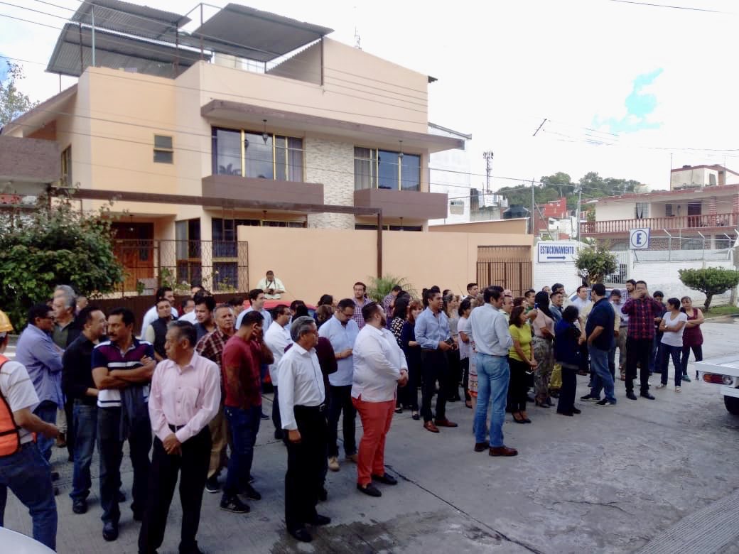 VeracruzTurismo's tweet photo. Todo el personal y visitantes de #SECTURVer participamos en el #MacroSimulacro2018.
¡La prevención puede salvar vidas!
#FuerzaMéxico #19DeSeptiembre https://t.co/MFAgNxfVRw