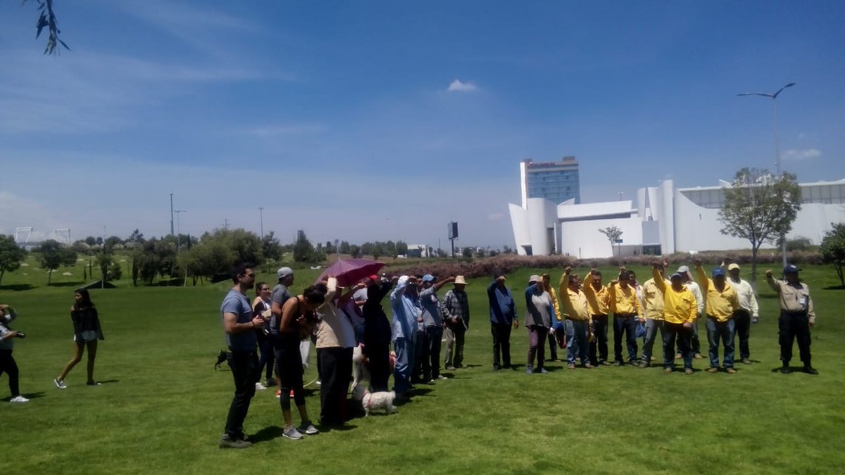.@EcoparquePuebla se une al #MacroSimulacro2018 para un mejor conocimiento de los protocolos de seguridad para los visitantes. 

#RestauraciónDePuebla