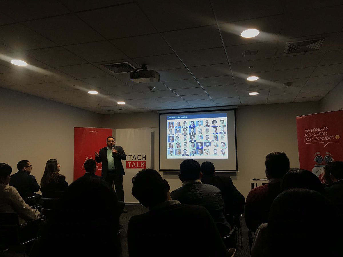 socialmeetclub's tweet photo. Gracias a la invitación de #CarloRodriguez CEO de @Attachmedia  a nuestra CEO &amp; Founder @agentesecret , estuvimos en la 1era. edición de #AttachTalk : Inteligencia Artificial aplicada a los negocios. Se vienen grandes cambios en el sector empresarial #Attachmedia15 #Attach15 https://t.co/w7DGtlKLom