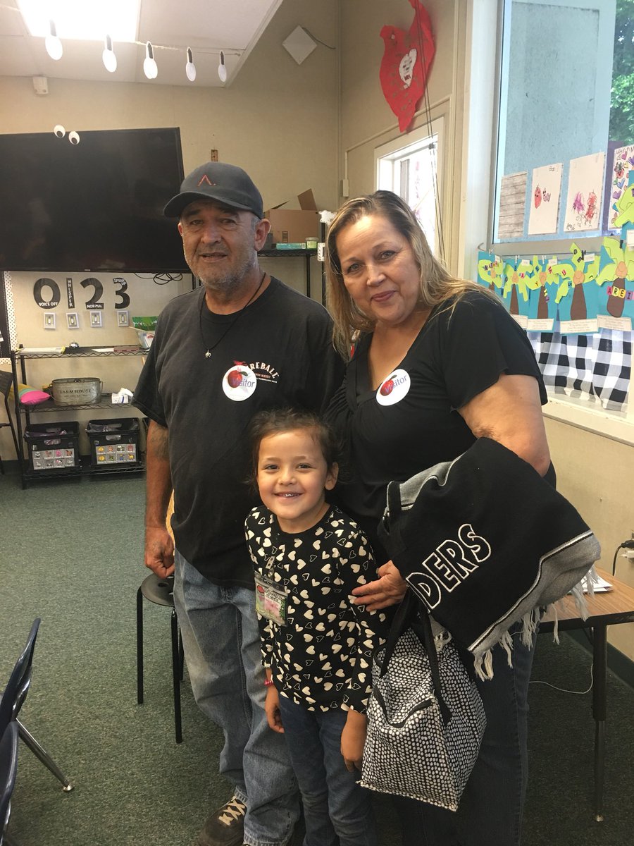MrsDuchsherer's tweet photo. Today we celebrated Grandparents Day! @OTorcas https://t.co/tfpDuhC2Gh