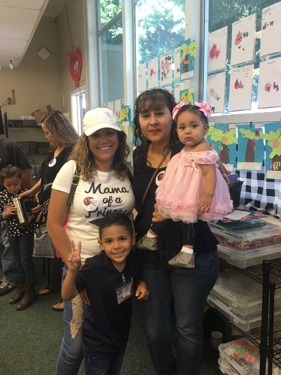MrsDuchsherer's tweet photo. Today we celebrated Grandparents Day! @OTorcas https://t.co/tfpDuhC2Gh