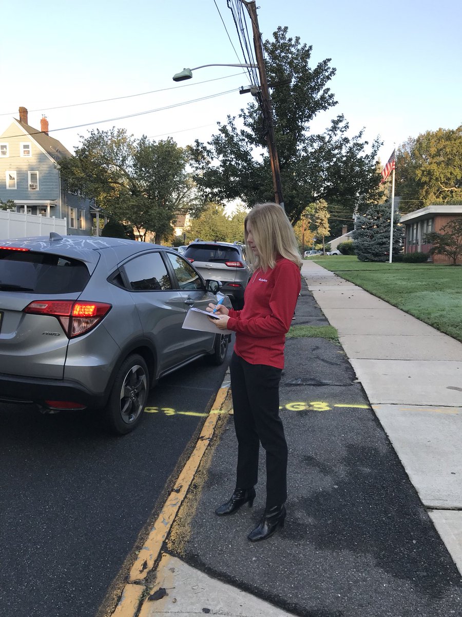 Great morning for an unannounced seatbelt check!  Thank You Susanne from State Farm @SF_JenYoung