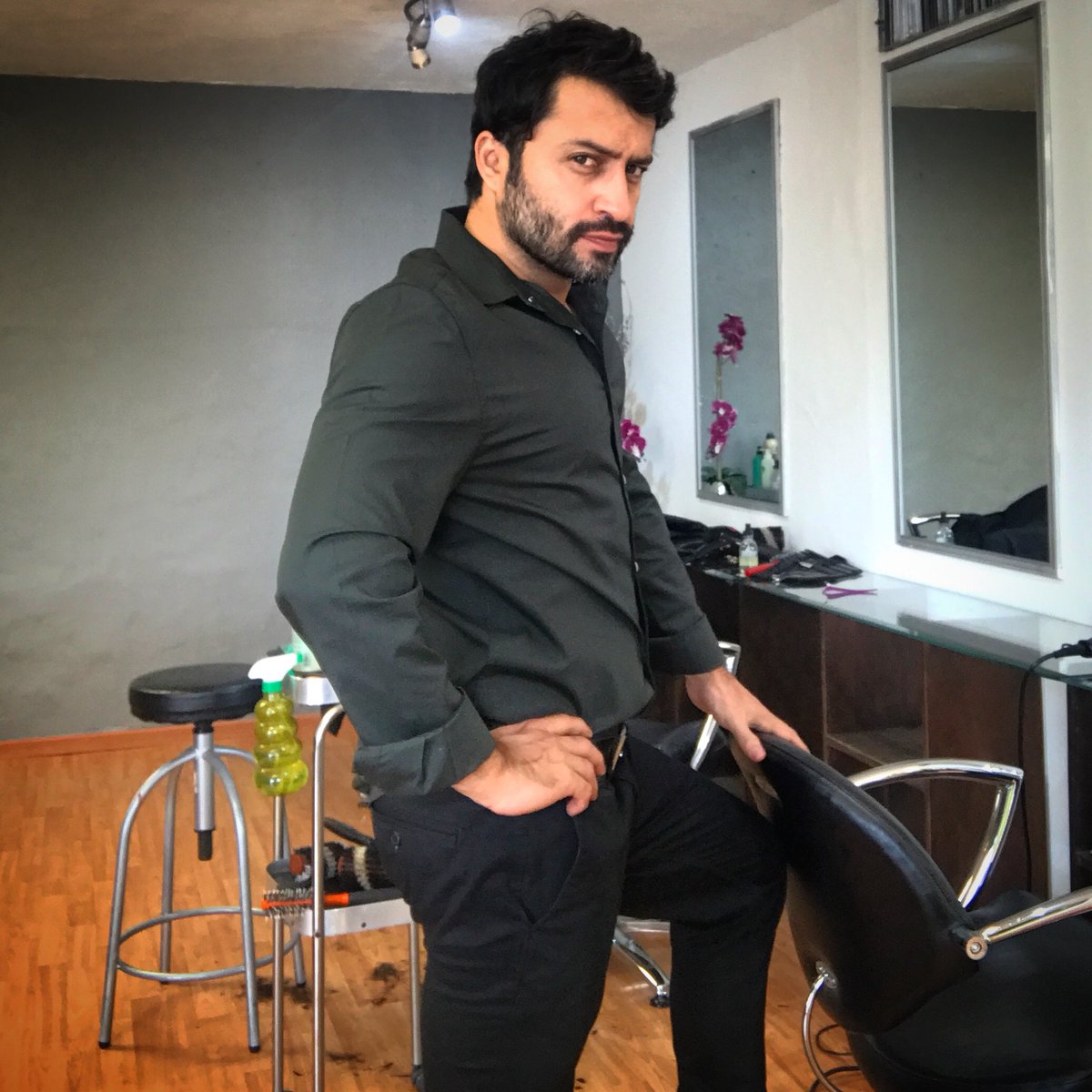 Israel_Carbajal's tweet photo. Buenas tardes torreón!!! Seguimos con cambios de imagen.#ponteenmanosexpertas #confíaenelmejor #elisra #elfamoso @israel_avalos #Citas 8717274030 https://t.co/8yM8Y7qVxW