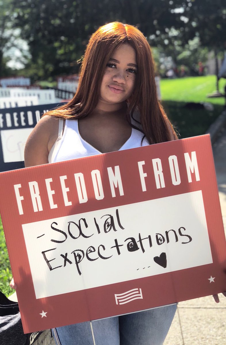 wpunj_edu's tweet photo. Today on campus we registered 143 new voters! Students also shared their thoughts with @WPUGalleries as part of the #50StateInitative, a nationwide public art installation designed to spur greater participation in civic engagement. #DoGoodWP https://t.co/5pJXGLMAOf