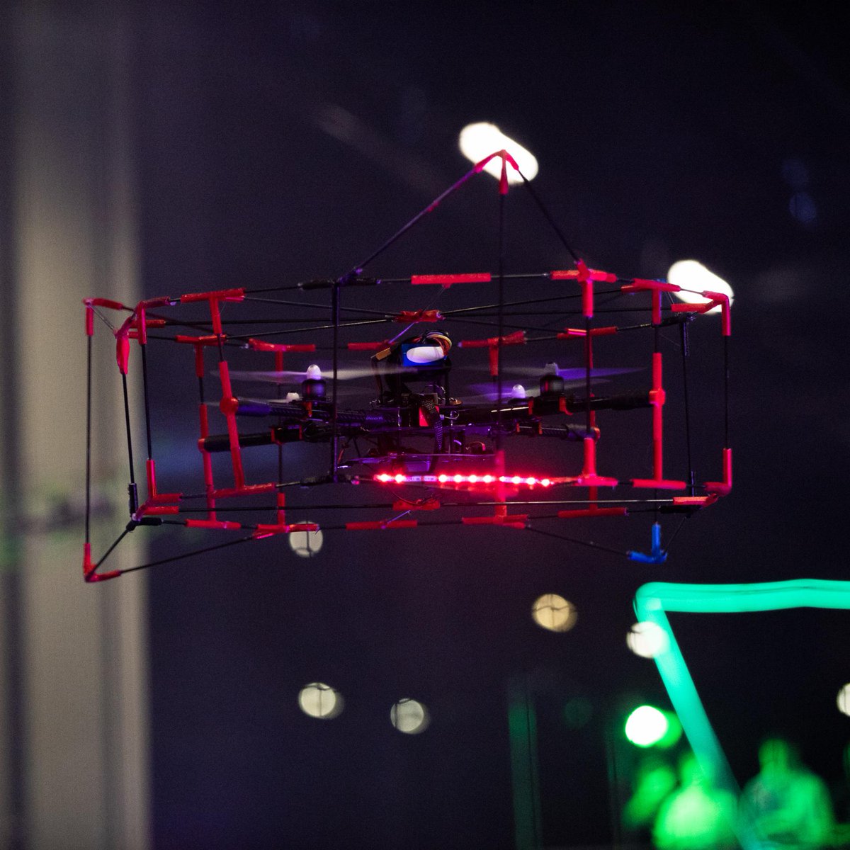 flightballgame's tweet photo. Lights... Camera... #Drones

#flightballgame https://t.co/AG8QKjUJRl