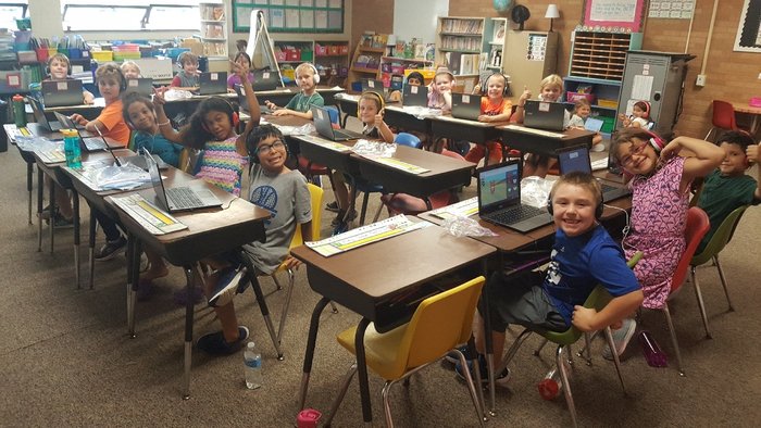 PrairieGrove46's tweet photo. 2nd grade loves practicing math on Freckle! #frecklemath #2ndgraderocks #pg46pride https://t.co/ePUic4arKc