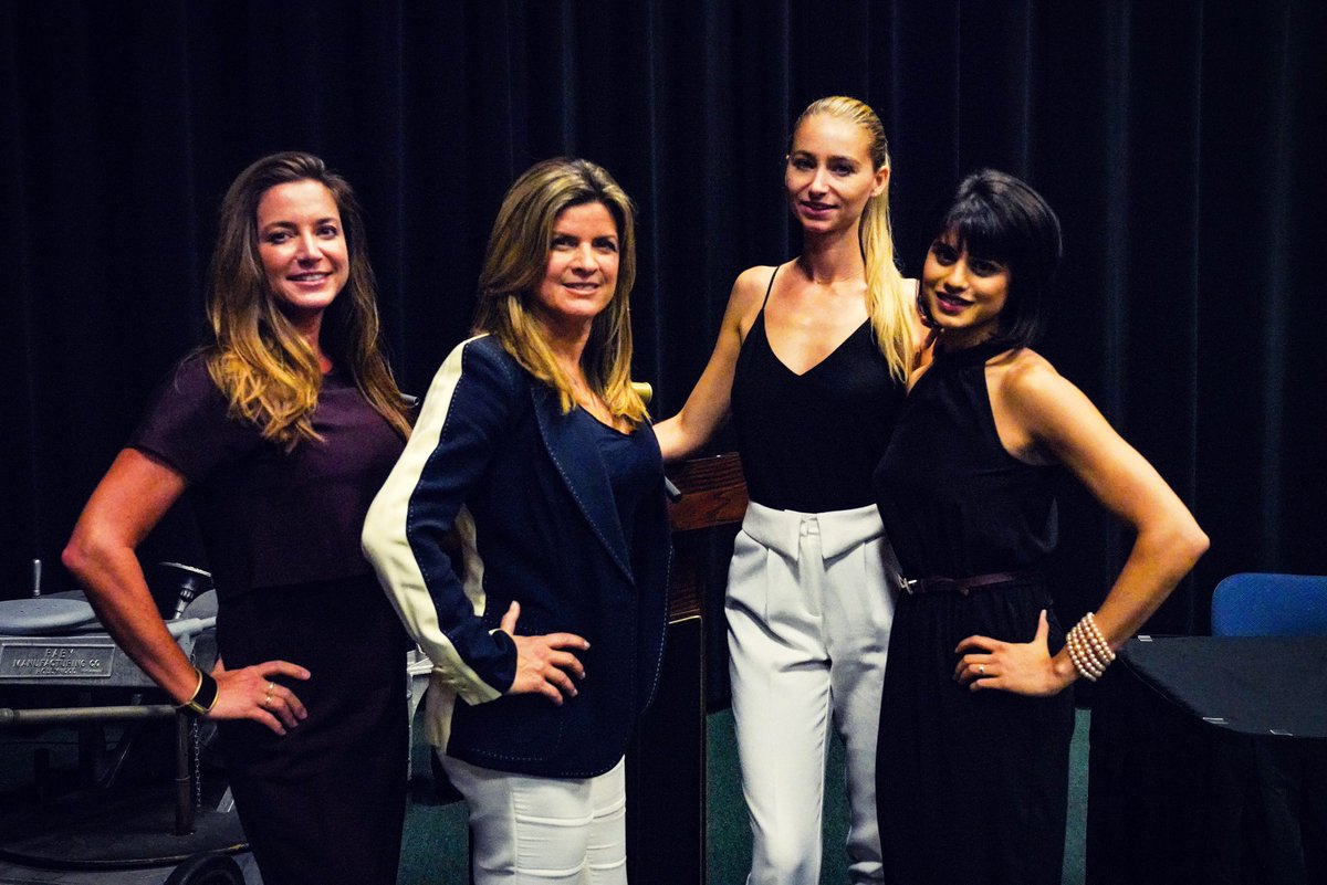 joanshomesmiami's tweet photo. A Successful Legends & Millennials All Star ⭐️ Panel🏡 with the Luxe Living Team👌Thanks for having us! @miamism
@dorapuig @miamiypn @themiamirealtors
#legends #millenials #miamirealtors #realestatepanel #miamirealestate #joanshomesmiami #dorapuig #luxelivingrealty https://t.co/8ks9JtpfDZ