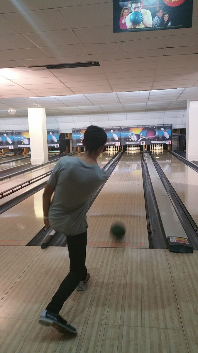 Neptunium2002's tweet photo. @MFLbwood Double birthday bowling! https://t.co/9pMgb8vbYf