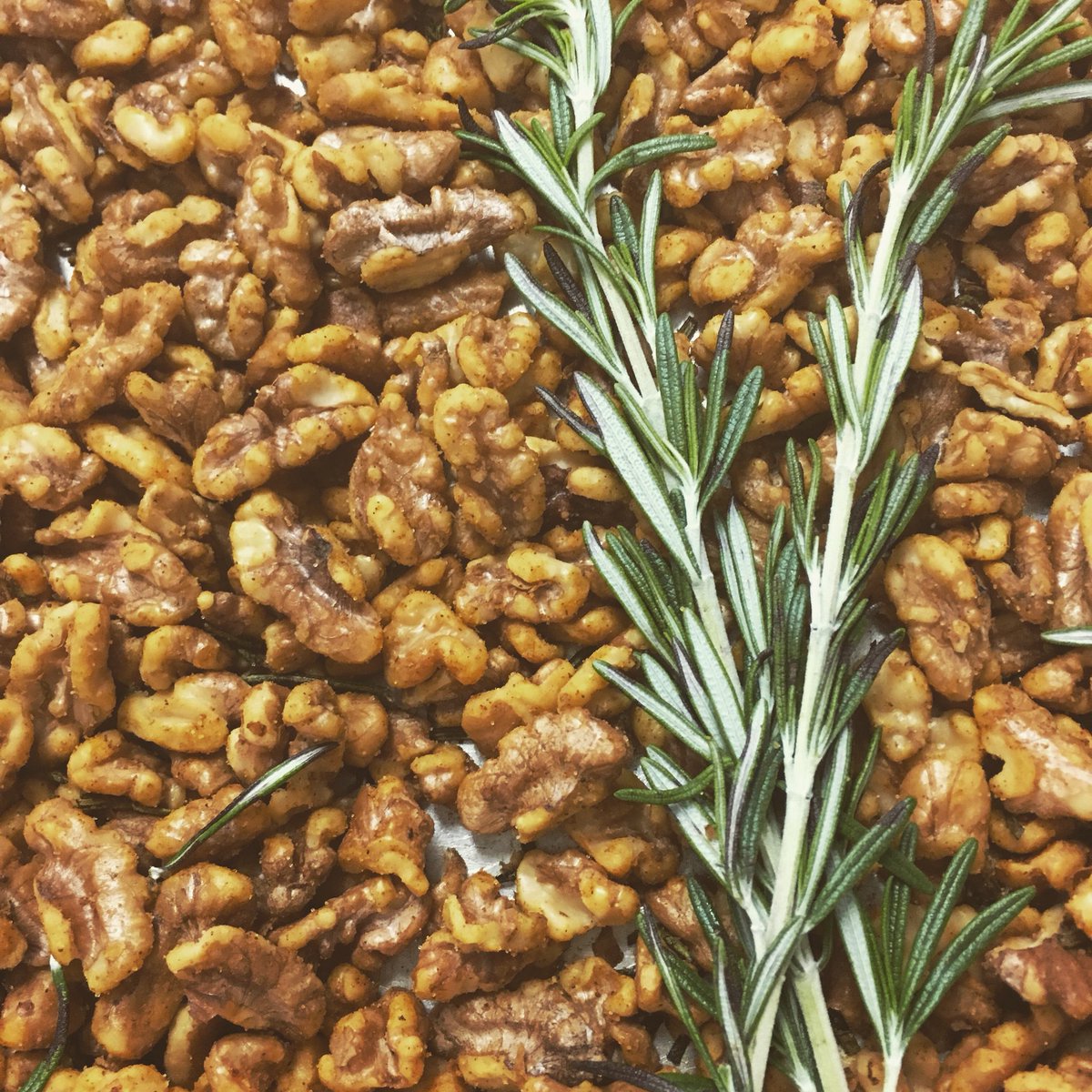 JanesGoodFood's tweet photo. Rosemary Walnuts @WestportFarmMkt mmmm https://t.co/wlXUEpxi9b