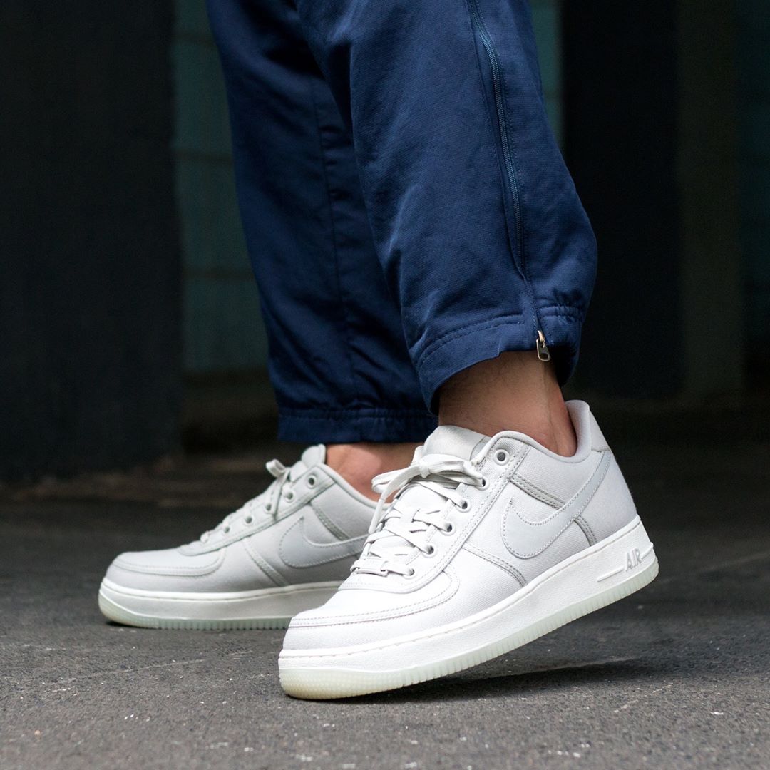 air force 1 low retro qs light bone