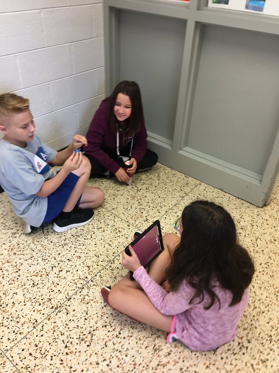 JodiLombard's tweet photo. Making videos &amp; using our models to describe the reason for the seasons! #FraserFamily #teamtwain https://t.co/VeNmZZ1bXd