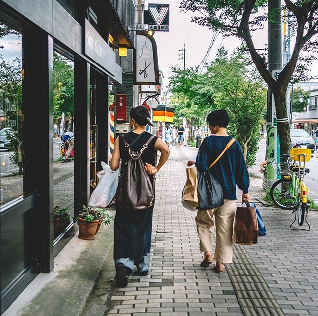 GuzenMediaJapan's tweet photo. Bags Full

#japan #japanese #karuizawa #bestjapanpics #fashiongram #streetstyle #streetfashion #outandabout #instastreet #streetlife #streetexploration #exploretocreate #wearethestreet #storyofthestreet #ig_myshot #photographyeveryday #rx1 #sony #sonyima… https://t.co/7L7rV4j1OX https://t.co/IDgzBABuNp