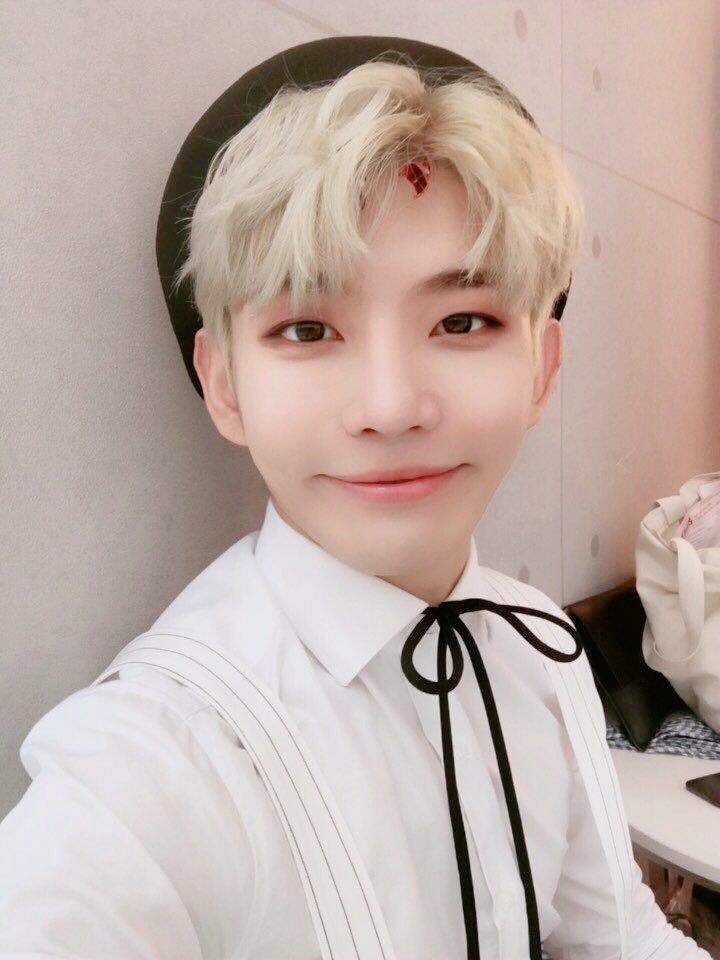 ATiny_WayZenNi_'s tweet photo. HAPPY BIRTHDAY E.SOL🎂 September 17, 1992 #ESol #JungJaehyuk #14u #onlyu #Dohyuk #Eunjae #Gyeongtae #Loudi #Luha #Woojoo #BS #Doyul #Gohyeon #Hero #Hyunwoong #Rio #Sejin #kpop #idol #14ux #leader #singer #sexy #bae #bias #happyESolday https://t.co/zRrs7vyRrr