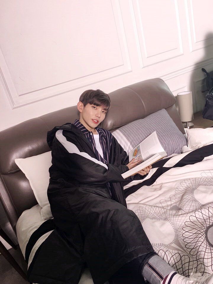 ATiny_WayZenNi_'s tweet photo. HAPPY BIRTHDAY E.SOL🎂 September 17, 1992 #ESol #JungJaehyuk #14u #onlyu #Dohyuk #Eunjae #Gyeongtae #Loudi #Luha #Woojoo #BS #Doyul #Gohyeon #Hero #Hyunwoong #Rio #Sejin #kpop #idol #14ux #leader #singer #sexy #bae #bias #happyESolday https://t.co/zRrs7vyRrr