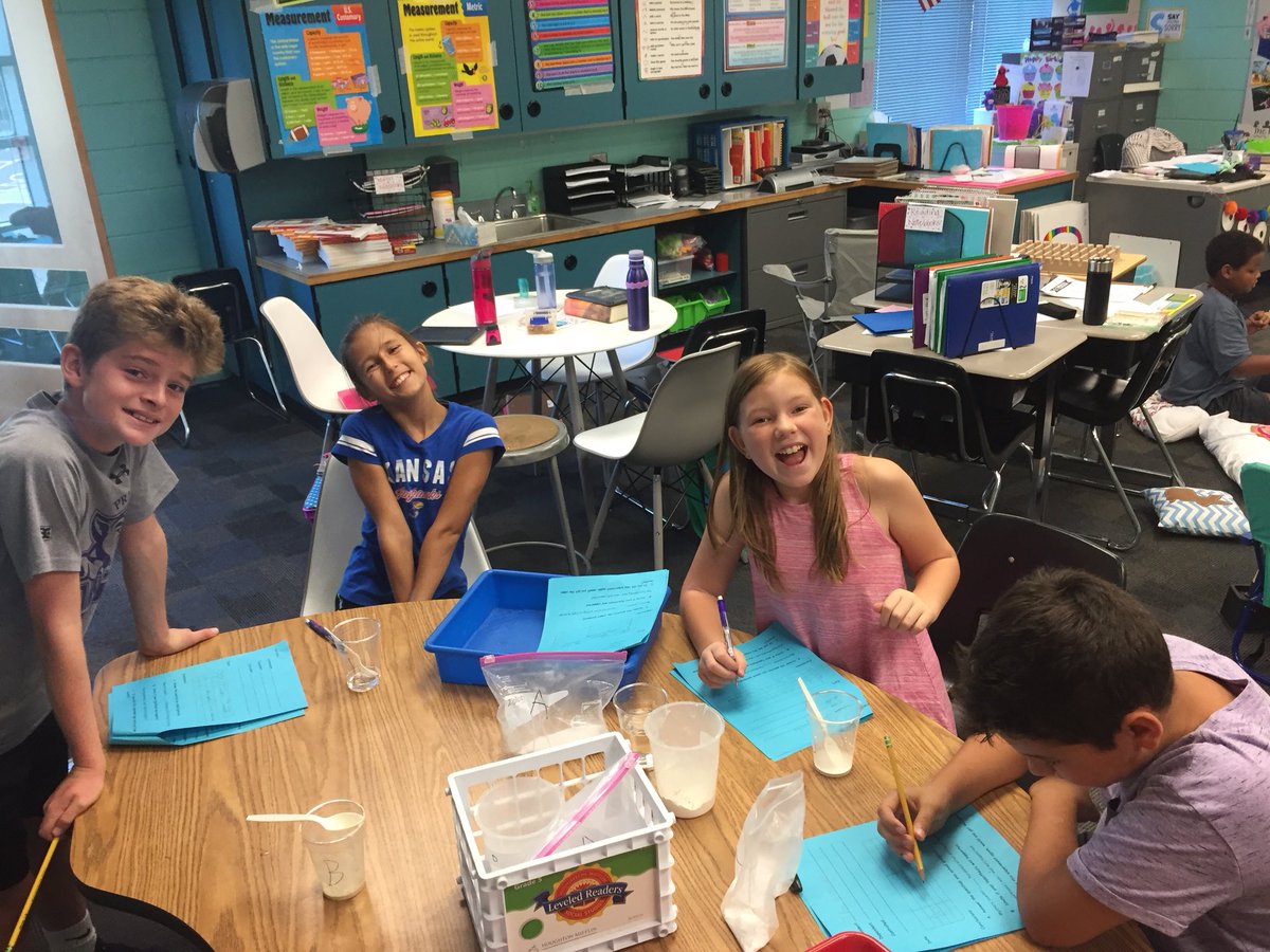 Prairie512Teach's tweet photo. #prairie5thgraders have been investigating scientific variables this week with some mystery powder labs! #sciencerocks #prairieproud https://t.co/PtxhG3AFSd