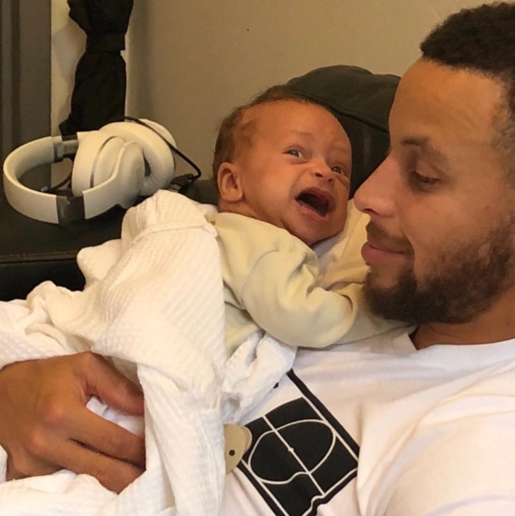 BleacherReport's tweet photo. Steph might need some minutes off the bench 😅

(via @StephenCurry30) https://t.co/AQDk3dy12W
