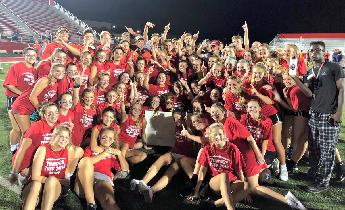 CGSportsNetwork's tweet image. Congrats to the CG Senior/Freshman Team on winning the 2018 Powderpuff Championship over the Junior/Sophomore Team 20-18.