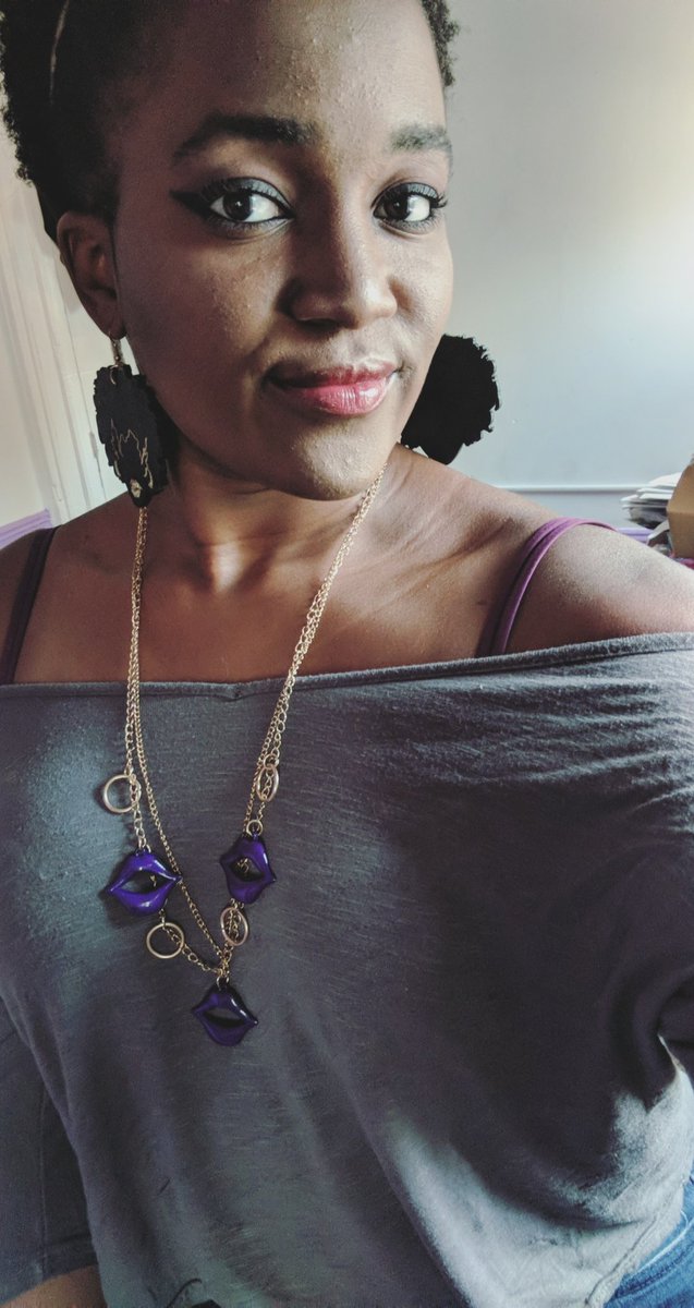 Handmade2728's tweet photo. #validbisexual #validLGBT #cuteass #Melanin #DarkskinGold #HellYeah https://t.co/oOI4Lfp5Y6