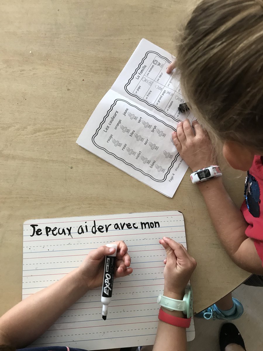 laclassedemmes's tweet image. Today we practiced how to correct work using our different resources. In groups, Ss corrected each other’s sentences and we learned all about how useful it can be to make mistakes because we all learn from them! #growthmindset #mistakeshelpuslearn #fsl @AllenbyPS_TDSB