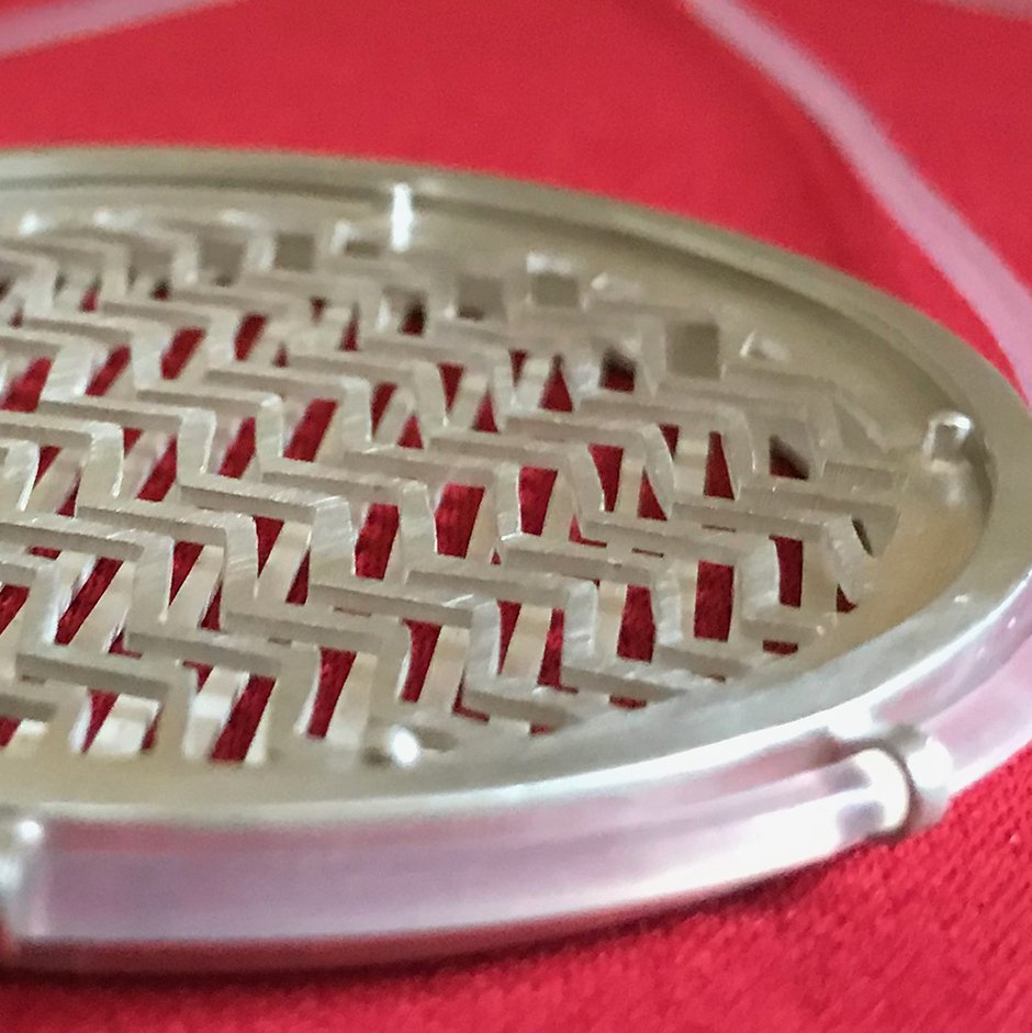 Firemiststudio's tweet image. Optical pendant HB. Sterling silver. Can be seen this week @meniergallery - Continuum2 exhibition. London Design Festival 2018. #christinejohnsonjewellery #opticalpendant #interferencepatterns #kineticjewellery #moire #contemporaryjewellery #oneofcontinuum #craftcontinuum #ldf18