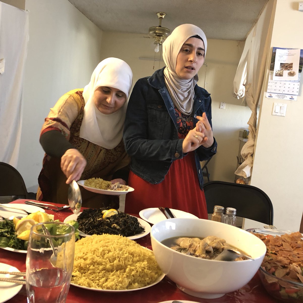 marivisoliven's tweet photo. Took my 1st #SyrianCooking class & ate my 1st Syrian meal recently. #Refugees and #immigrants - we are the salt of the earth and the spice of life. https://t.co/jew7eBzlU5