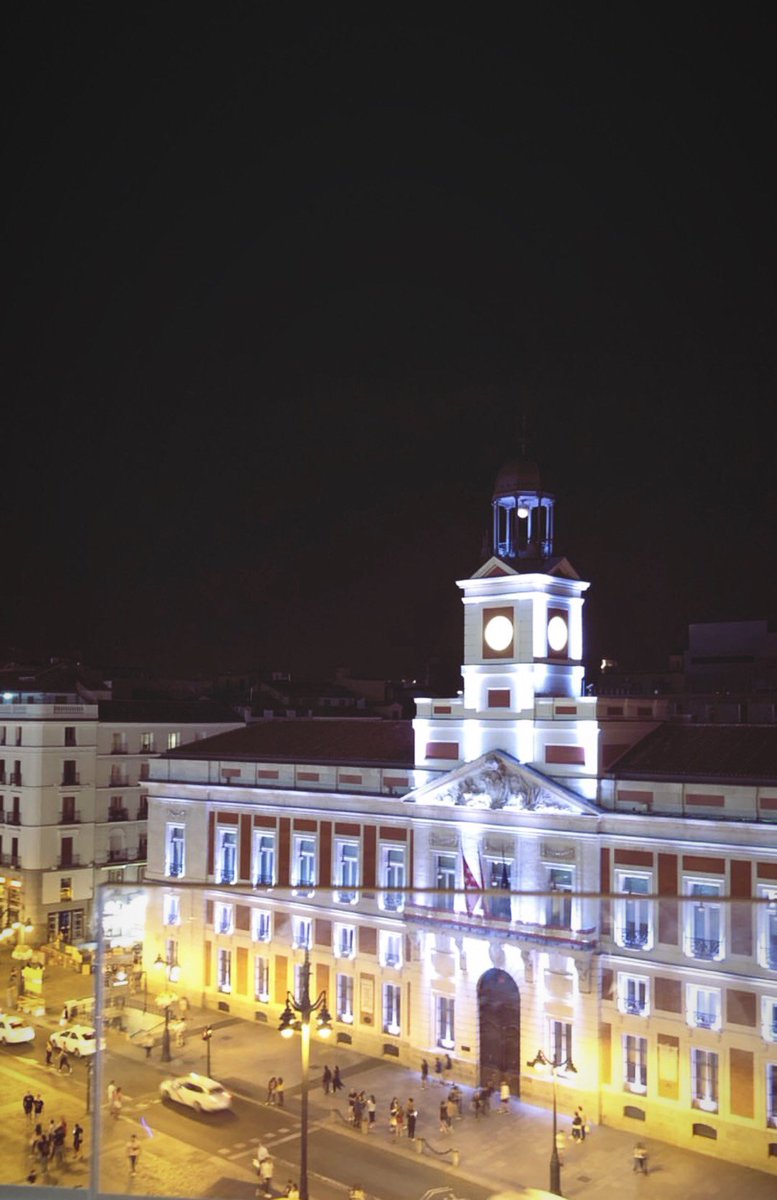 juanrobledoo's tweet photo. Me voy de fiesta si quieres ir, 
De Buenos Aires hasta Madrid 🎶🛩 https://t.co/7JaBWYdQ8g