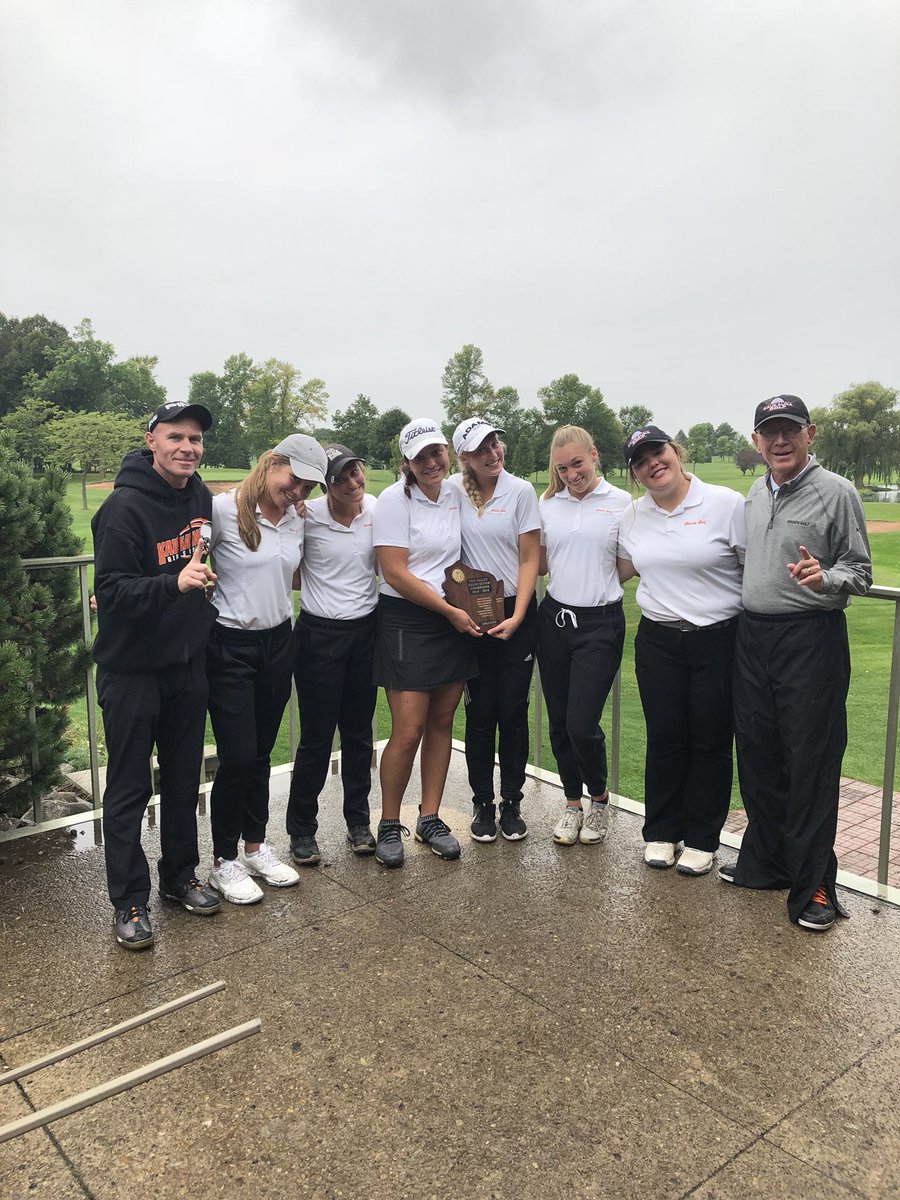 kaukgirlsgolf's tweet photo. fake smiles, real champs #kachow https://t.co/Dw27TVhkLb