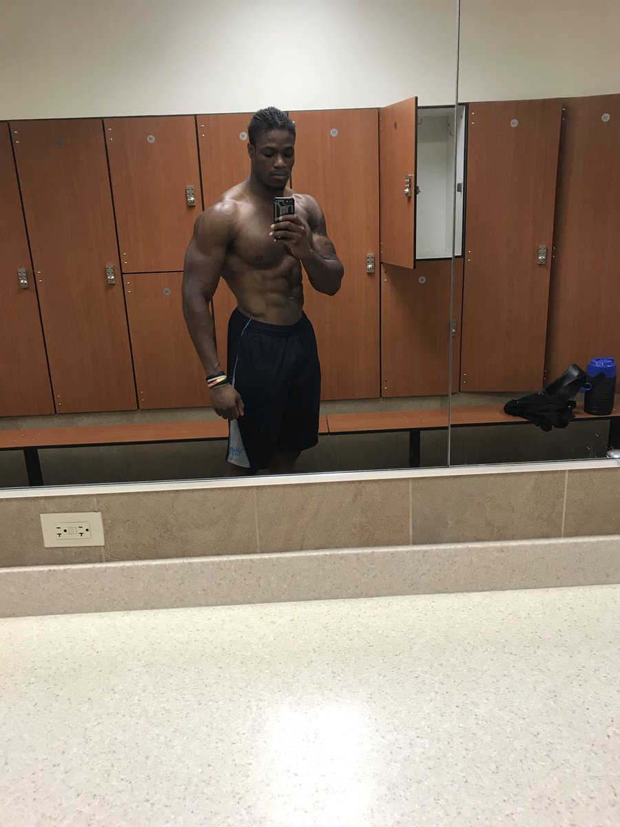 RaheemWard1's tweet photo. From one obstacle to the next, I’m gonna keep pushing through. #rolemodel #mensphysique #Steelfit #fit #fitfam #tuffathlete #nopainnogain #physique #npc #gains #gym #nattybrosfitness #justdoit #physiqtraining #isymfs #savage #motivation #dedication #undefeated #ironaddict https://t.co/tYYHASRdw7