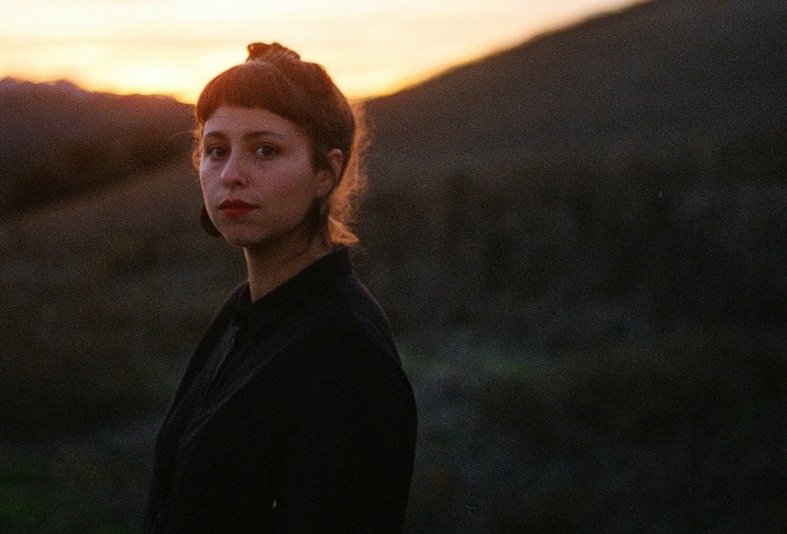 "Both track and video alike soothe, while something stirs under the surface; there’s an anxiousness that can’t quite be pinned down." <a href="/MeernaaBandTime/">Meernaa</a> bit.ly/2DmJEi6