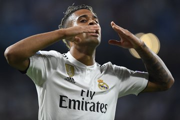 DnfNLZcXoAEB-dA?format=jpg&name=360x360 Ronaldo expulso e em lágrimas, Dalot em estreia no United e Bernardo Silva derrotado apesar do golo