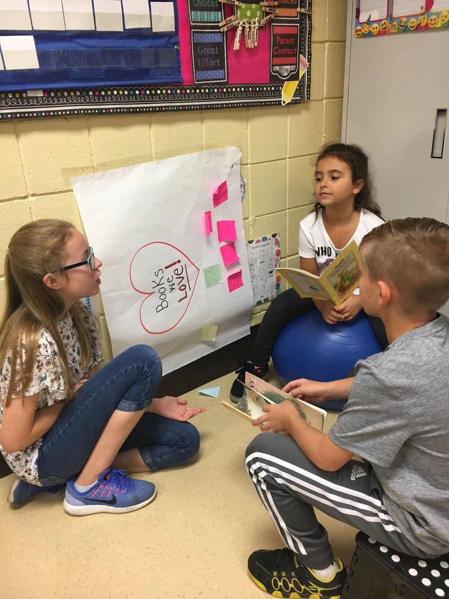 RobynMarcum9's tweet photo. East Middle Missiles meet their Reading Buddies at Wright Elementary &amp; enjoy a few books! @ShelbyEast @LaunchEMS @WrightElemSCPS https://t.co/eUaDq8hs5H