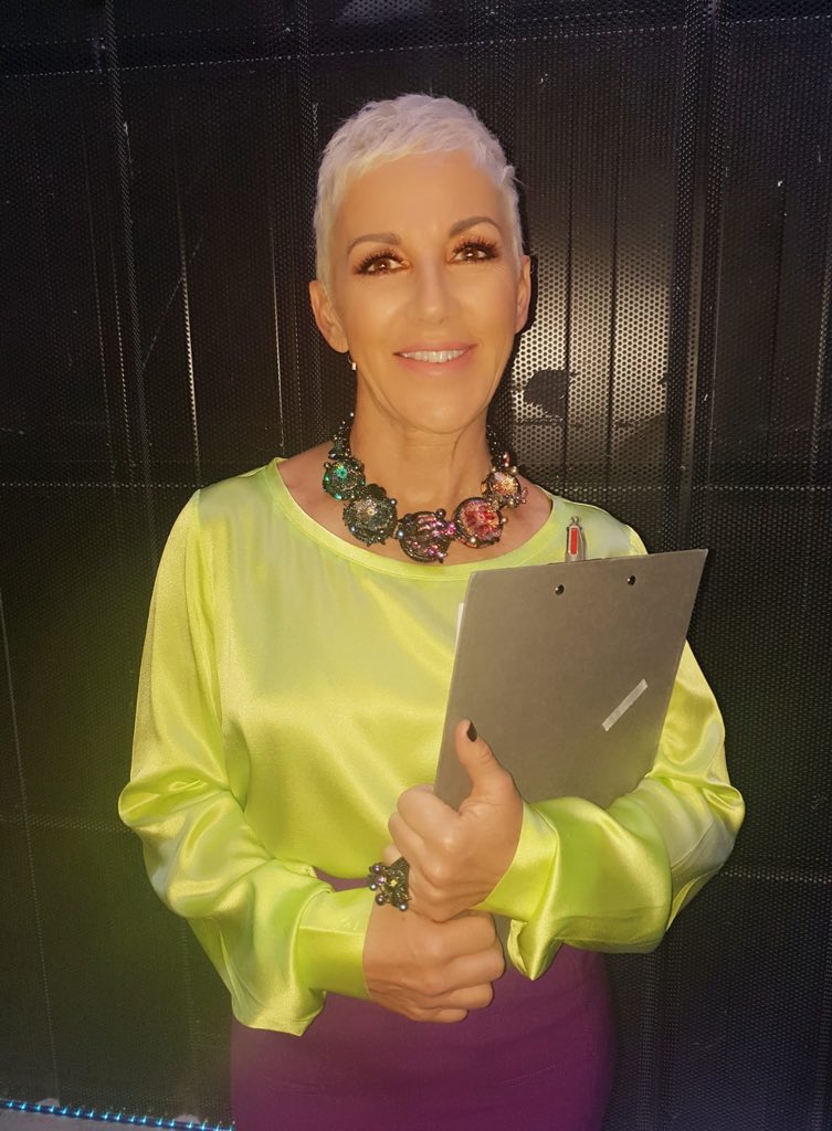 BeOtero's tweet photo. ¡Qué bien le ha sentado a Marge el cambio de pelo! #OT18Gala0 https://t.co/BFnPCkdkT5