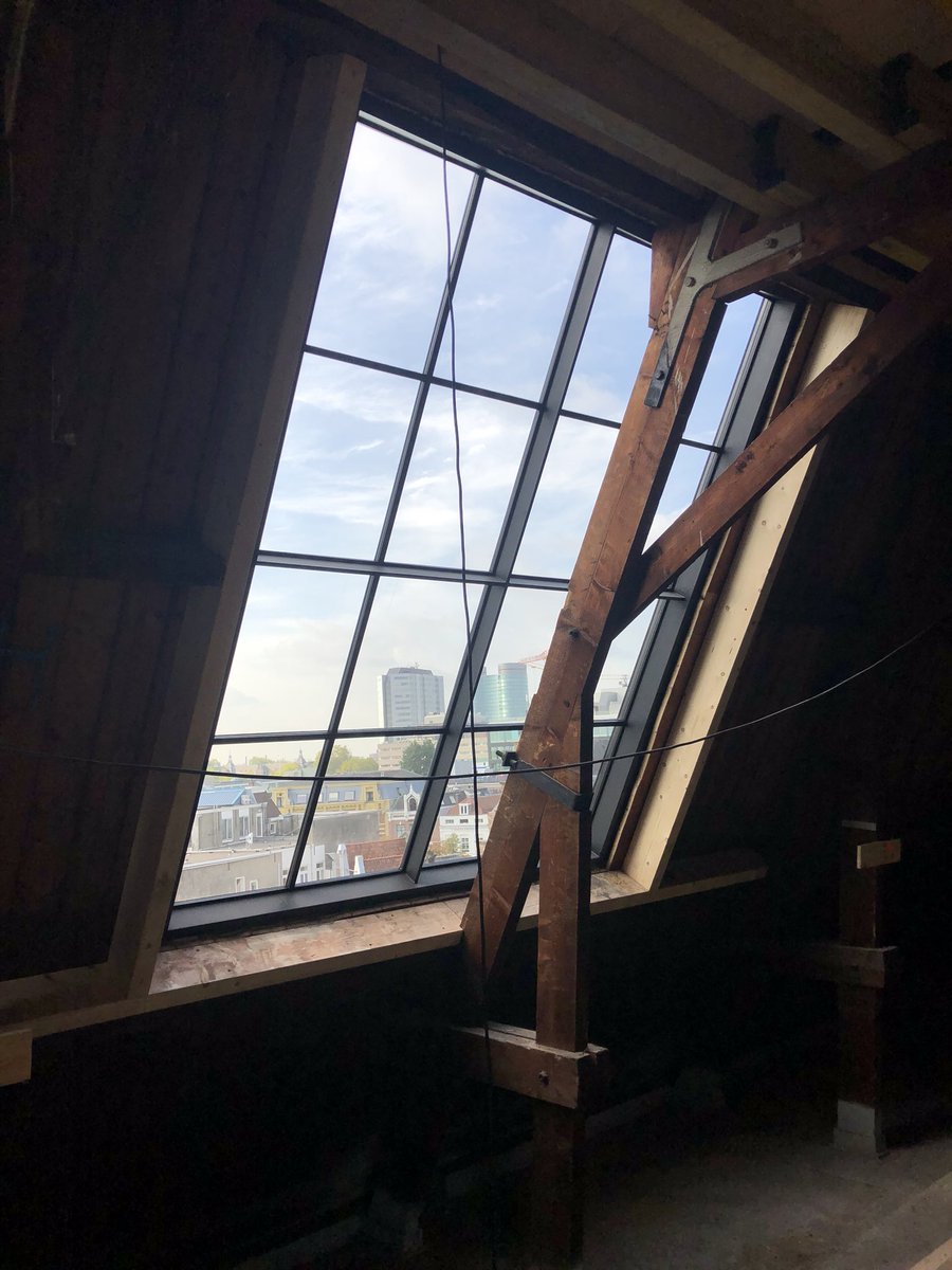 #Daglicht naar binnen brengen in het oude #postkantoor aan de #neude in #Utrecht prachtig uitzicht op de #dom #FEROLUX #stalen #monumentaal  #dakramen #lichtstraten FEROLUX.nl