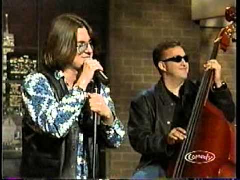 SecretGroupHTX's tweet image. One-liner comedy, live bass, sunglasses, &amp;amp; beer from @8thWonderBrew, this Saturday in The Box at 10!

That's right, we're doing it Mitch Hedburg style!

A limited number of free/discounted tickets are available with promo code "8THWONDER" at this link: bit.ly/2xzMxG3