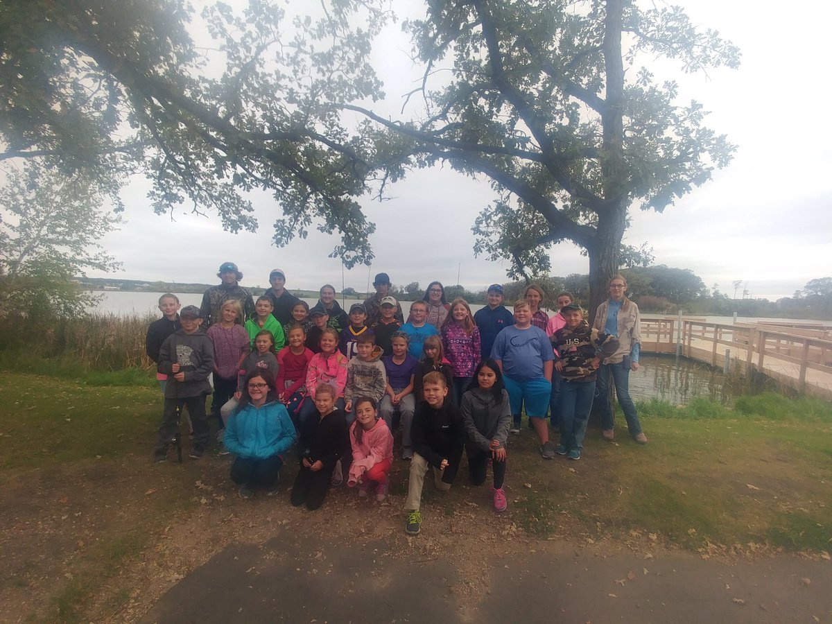 PPStudentCo's tweet photo. Mrs. McBrady's 4th grade class fished today with the Parkers Prairie Fishing Team, many sunfish, perch, and a bass were caught and released. Special thanks to Dicks Standard and Gappa Oil for donating the bait for today's outing! https://t.co/t4kwZuKjCd