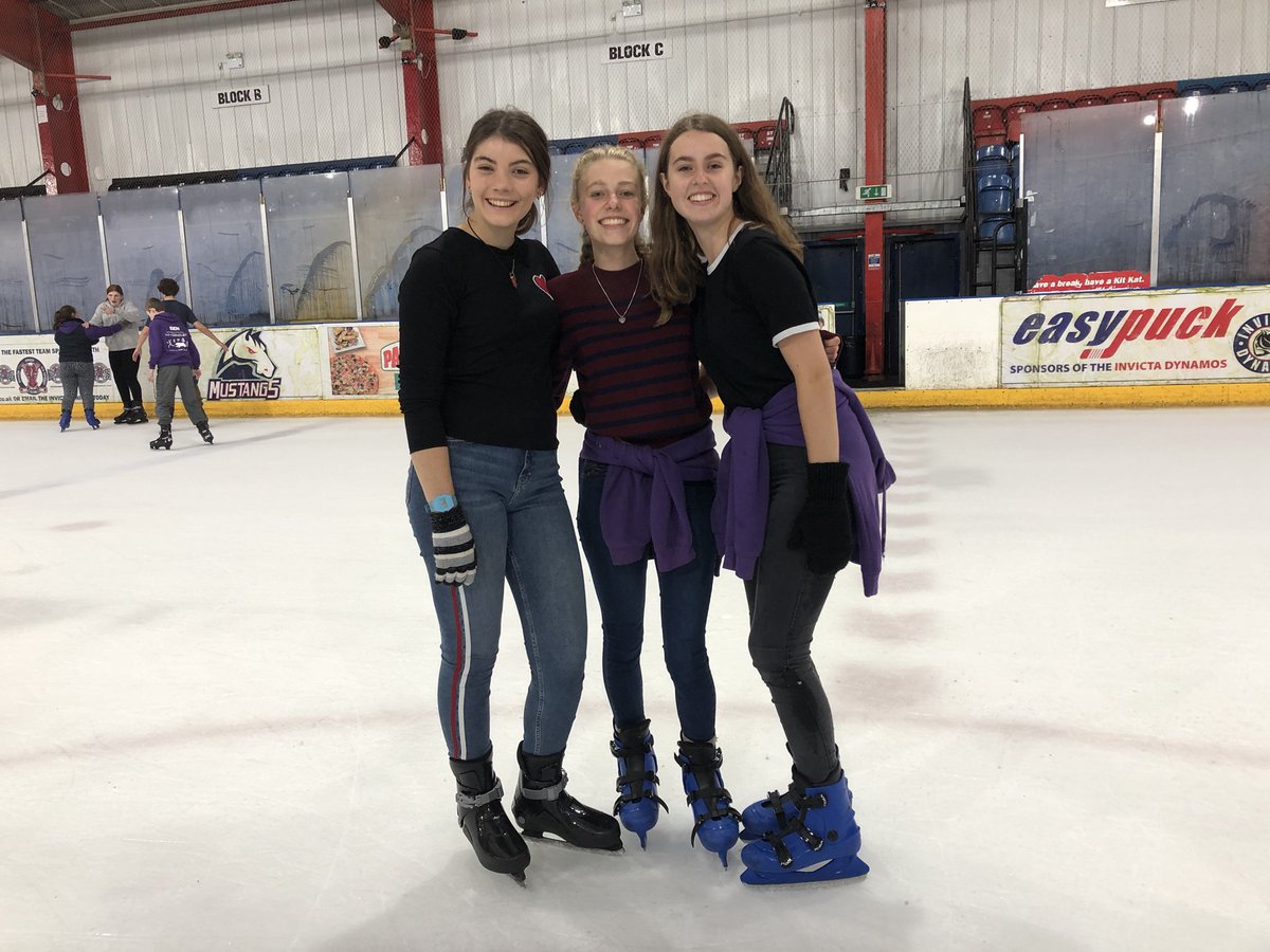 WburyExplorers's tweet photo. First evening back after summer starting out with ice skating #icanskate #IFellOver https://t.co/MhrslydTAB