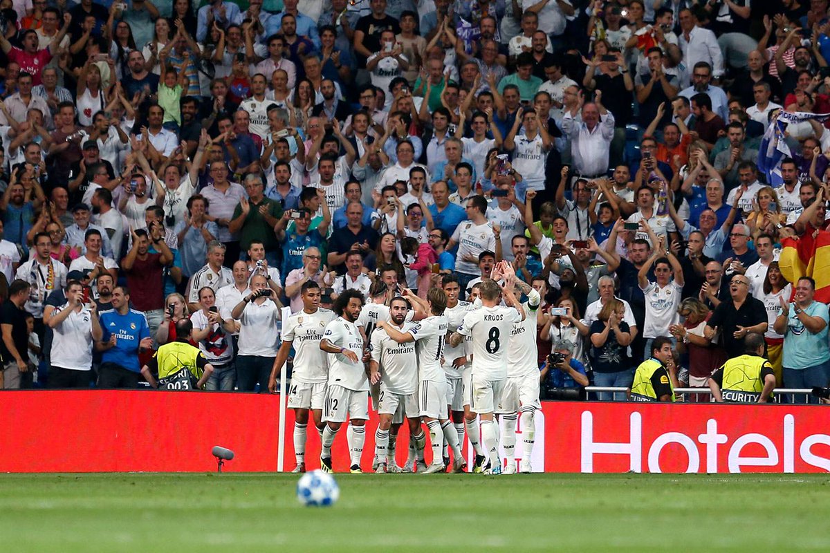 realmadridarab's tweet photo. 🏟 شكراً لمشجعين البرنابيو وجميع الـ #RMFans حول العالم! 🌐👏👏
#RMUCL | #هلا_مدريد https://t.co/XVVj27QJXa