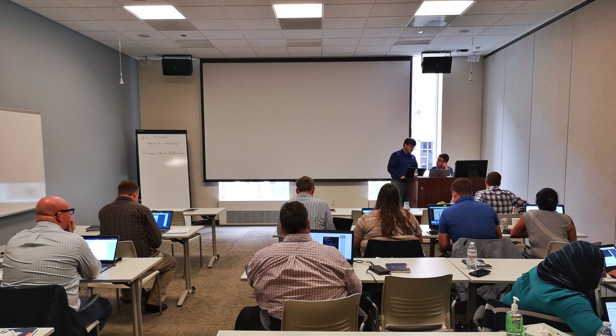 SaintlyCVD's tweet photo. Took a little time to see @keithwood_csg, my #DigitalInnovation teammate from @CardinalNow, presenting his #BotInADay session at the #Chicago #MTC. #BIAD #chatbot @InsightEnt https://t.co/lInBRJLks3