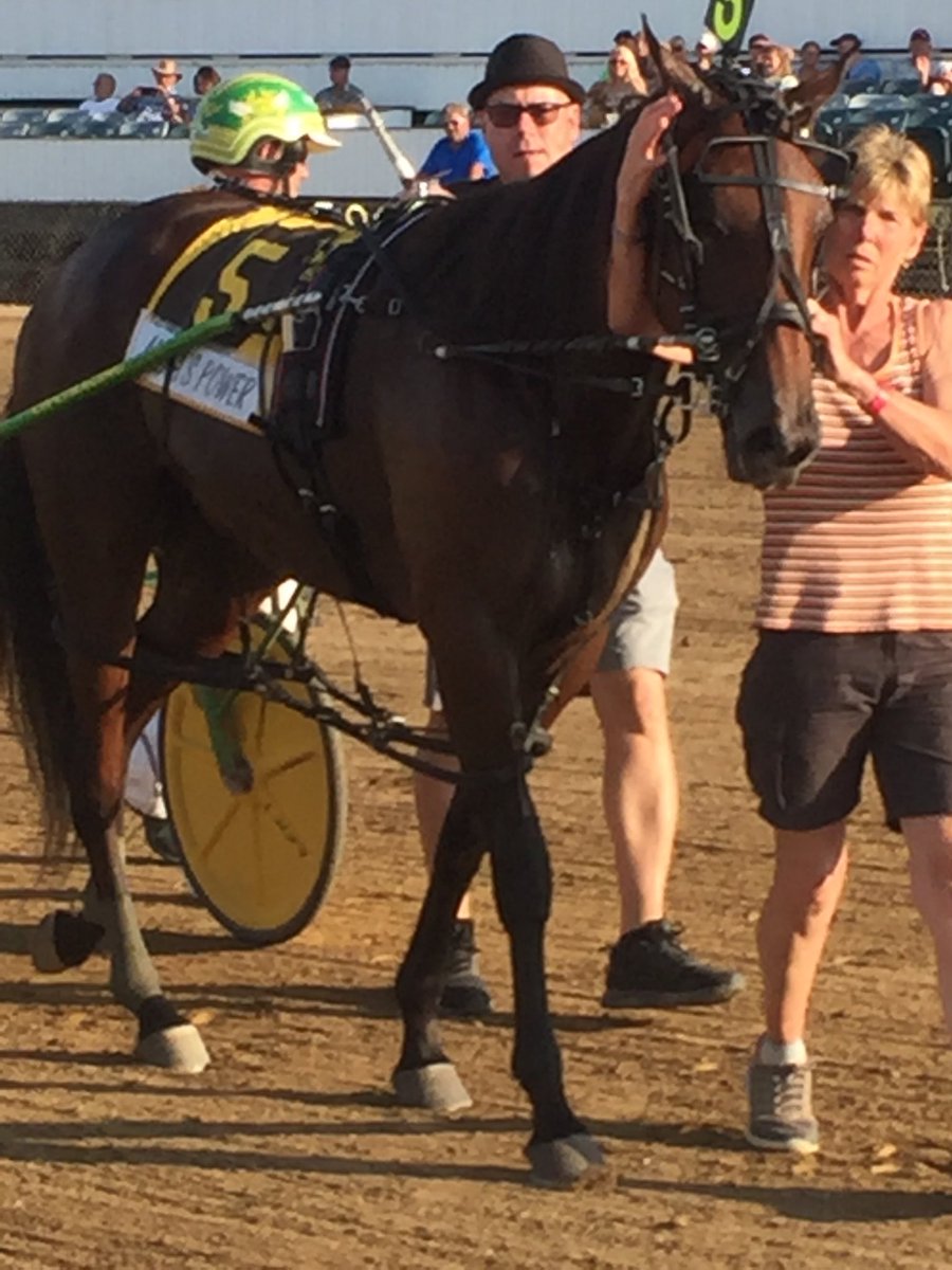 KFrnch's tweet photo. #AlexasPower takes the #Jugette in 1:51.2 @LB_Jug #HarnessRacing https://t.co/5XrrvMobgq