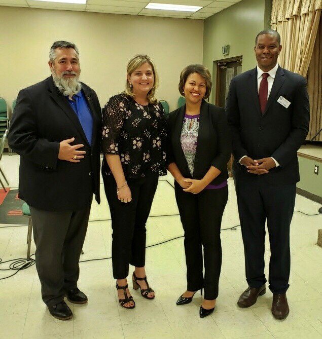 RevAaron_PFCC's tweet image. Thanks to @padisciples and CC (DOC) in West Virginia for your hospitality at Clergy Day on September 18th, 2018 at @CCCUniontown. Pictured; Rev. Thad Allen, Regional Minister, Rev. Heather Simpson, Pastor, CCC Uniontown, India Bobadilla, @churchextension and Rev. Aaron Smith.