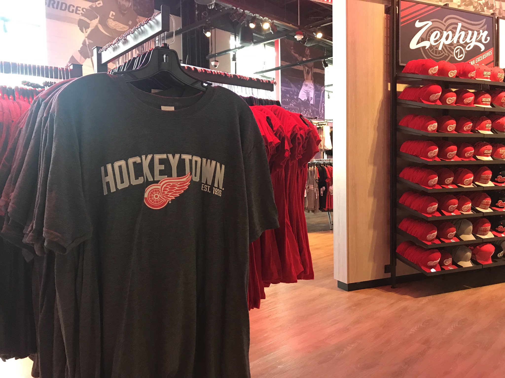 Detroit Red Wings on X: .@WWE #SmackDown is back at @LCArena_Detroit  Friday! If you're in the building be sure to pick up this t-shirt collab  exclusively in arena! 🙌💪  / X