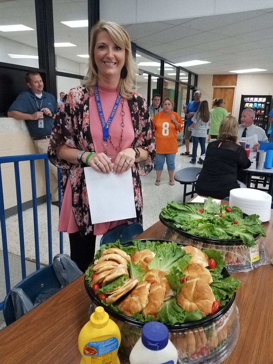 DeborahScarlet9's tweet photo. Fantastic Open House! Thanks @WGHS_Guidance and WG Math Department Team for your resources and Math Department Chair @AlexSmyth_ for an AWESOME presentation! #Mathhotline #Mathtutoring #GOBUFFS https://t.co/pNm9UV1N8a