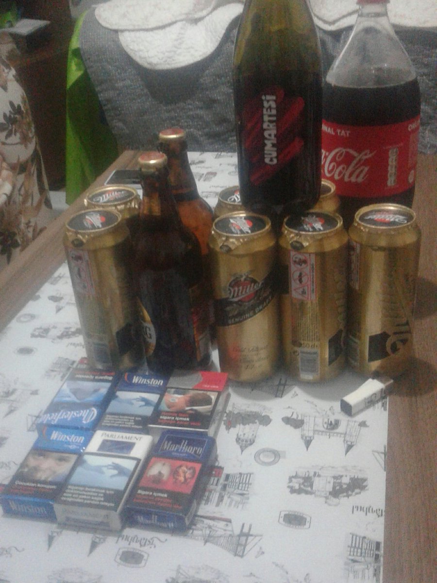 Arkadaslar guzel gece icin cok tskerurler gercek dosluk budur sizi cok seviyoruz iyigundede kotu gundede