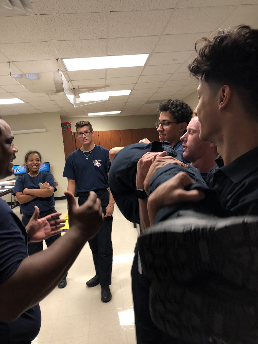 EMT_ATC's tweet image. Skills day!! @dentonisd @ctedentonisd @DentonATC #skills #ems #emtstudents #DentonISDDelivers
