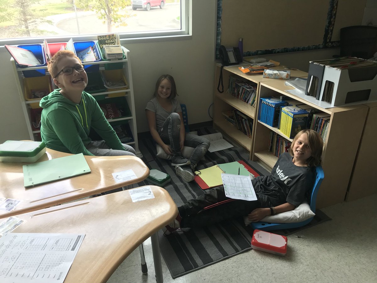 MrsMackieteach's tweet photo. Creating a fluid classroom opens up ideas and builds on everyone’s strengths. We form a community of grade 5 learners and we all support each other! #gft #allthestudents #wetlands #terrarium @rightmrknight @rvsed @SarahThompsonSc https://t.co/jOqcYQHbZm