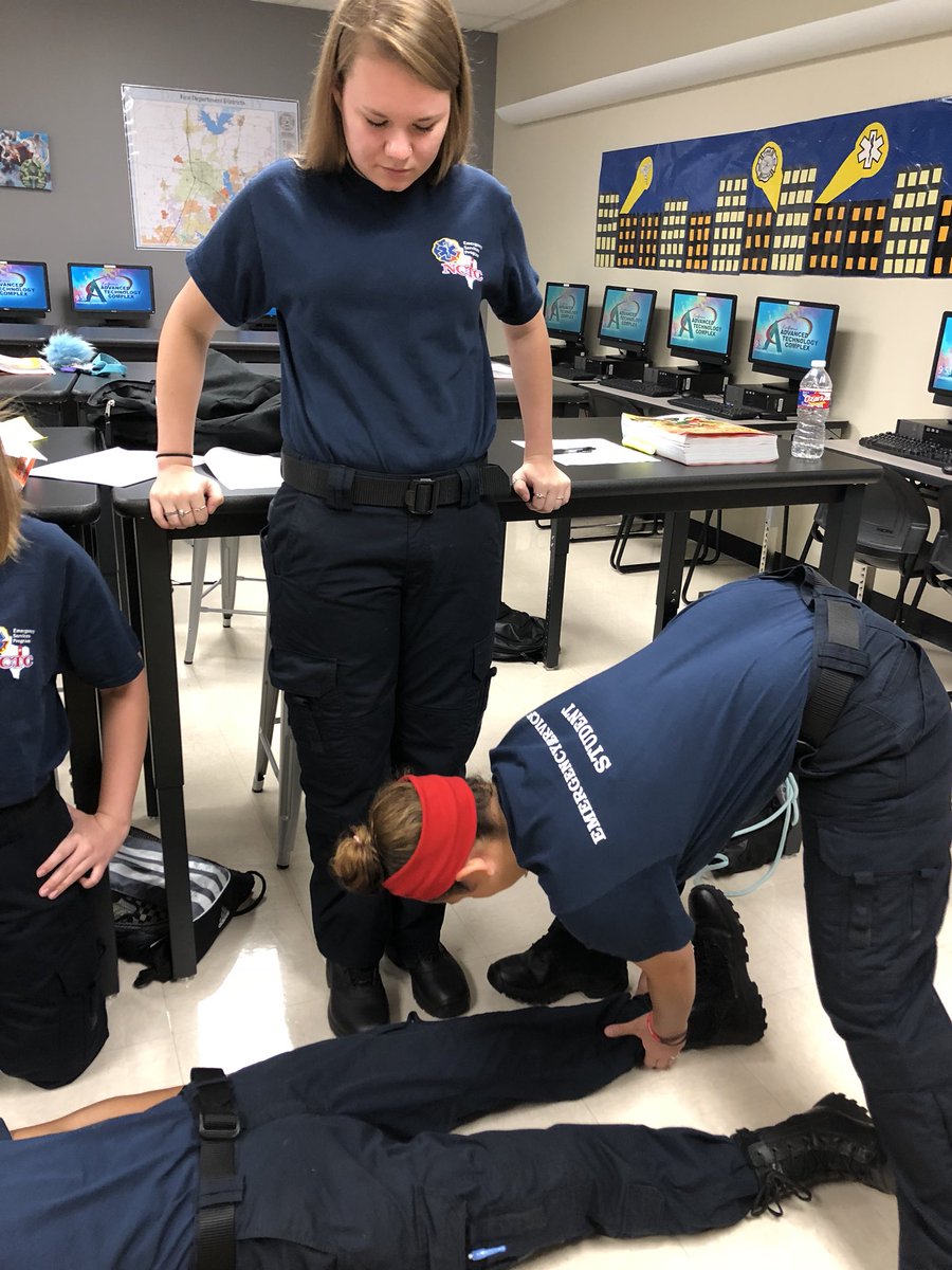 EMT_ATC's tweet image. Skills day part 2! @DentonATC @ctedentonisd @dentonisd  #ems #skills #emtstudents #DentonISDDelilvers