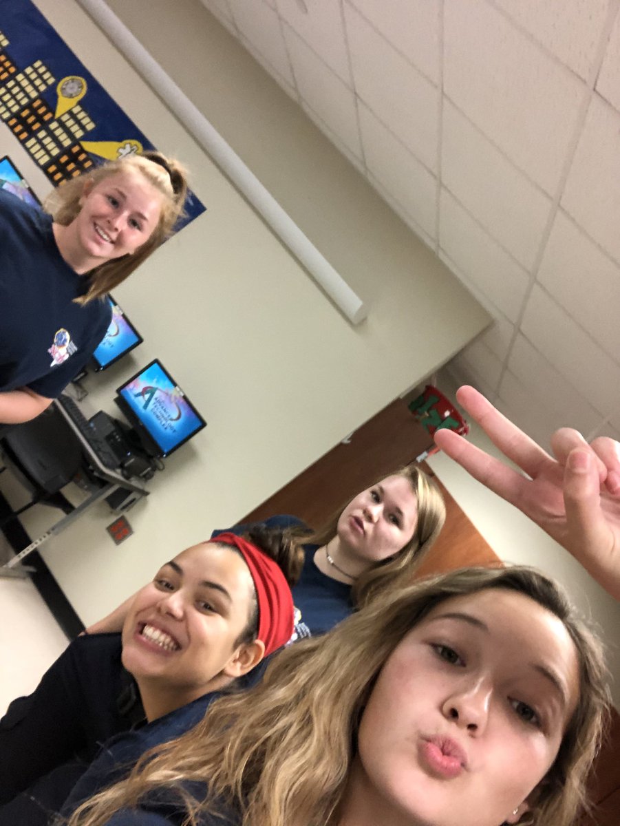 EMT_ATC's tweet image. When students find your phone! 🤦‍♀️ @DentonATC #ems #emtstudents