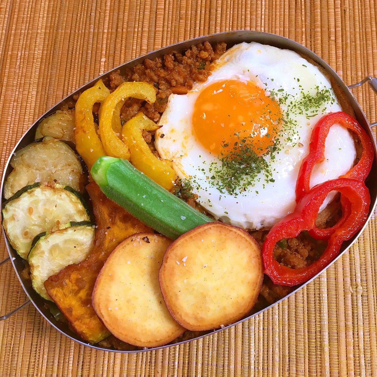 Uzivatel Nao Na Twitteru 今日の高1息子のお弁当 キーマカレーのお弁当 ゆで卵にするか目玉焼きに するか 朝から悩む母の愛 お弁当記録 お弁当 男子高校生弁当 キーマカレー弁当 昨日のお弁当 スプーンを入れ忘れて注意されました