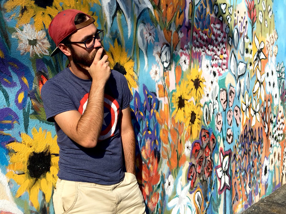 Allen_TheAlpha's tweet photo. If I told you a flower bloomed in a dark room would you trust it? #MuralWeek #FlowerChild #Nashville #Tennessee #MusicCity #StraightBlanchin https://t.co/R86waFnJKC